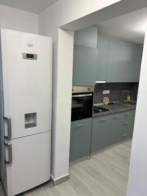3 Camere Decomandat Bucarest Extérieur photo